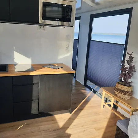 Villa Schwimmendes Silent *